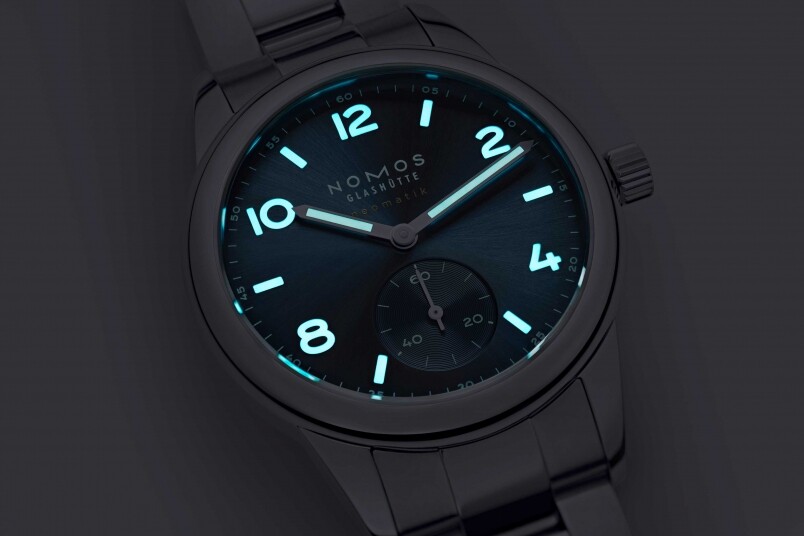 全新的夜光可視設(shè)計(jì) NOMOS Glashütte全新Club Sport neomatik腕表推出煥然一新的尺寸和配?設(shè)計(jì)-復(fù)刻表