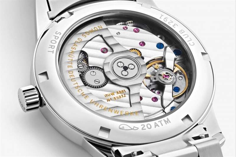 出眾的技術(shù) NOMOS Glashütte全新Club Sport neomatik腕表推出煥然一新的尺寸和配?設(shè)計(jì)-復(fù)刻表