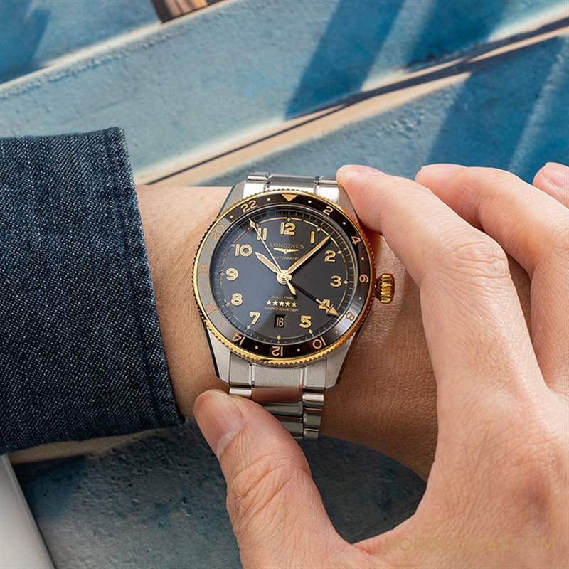 LONGINES - 為此地與彼時，都鍍上Golden Hour：浪琴表Spirit Zulu Time，新增18K黃金細節(jié)