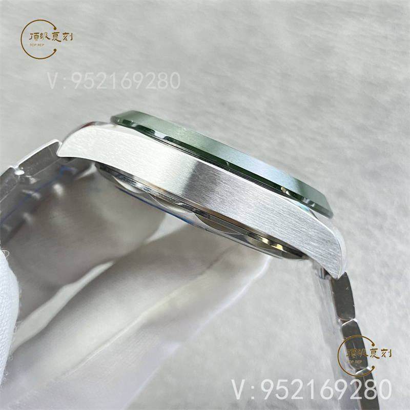 VS廠歐米茄海馬150m系列墨綠世界時(shí)復(fù)刻表:深度測評與細(xì)節(jié)解析-復(fù)刻表